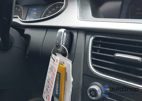 2013 Audi A4 2.0T Premium z USA, uszkodzony, nr VIN WAUEFAFL5DA054631